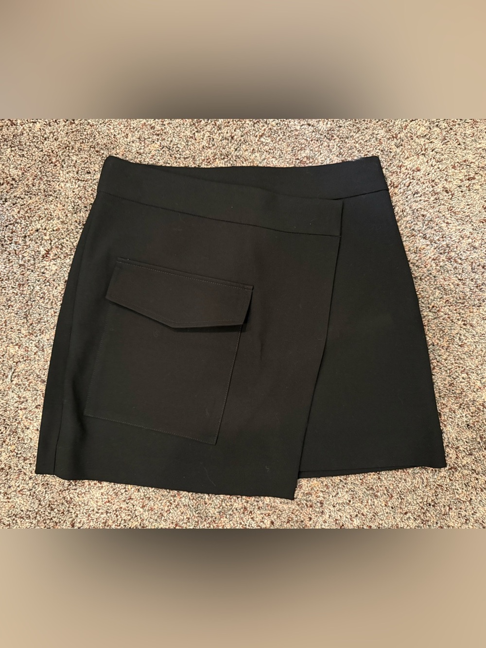 $128 ARITZIA Babaton Chic Black Cargo Pocket Asymmetrical Mini Skirt Sz 6